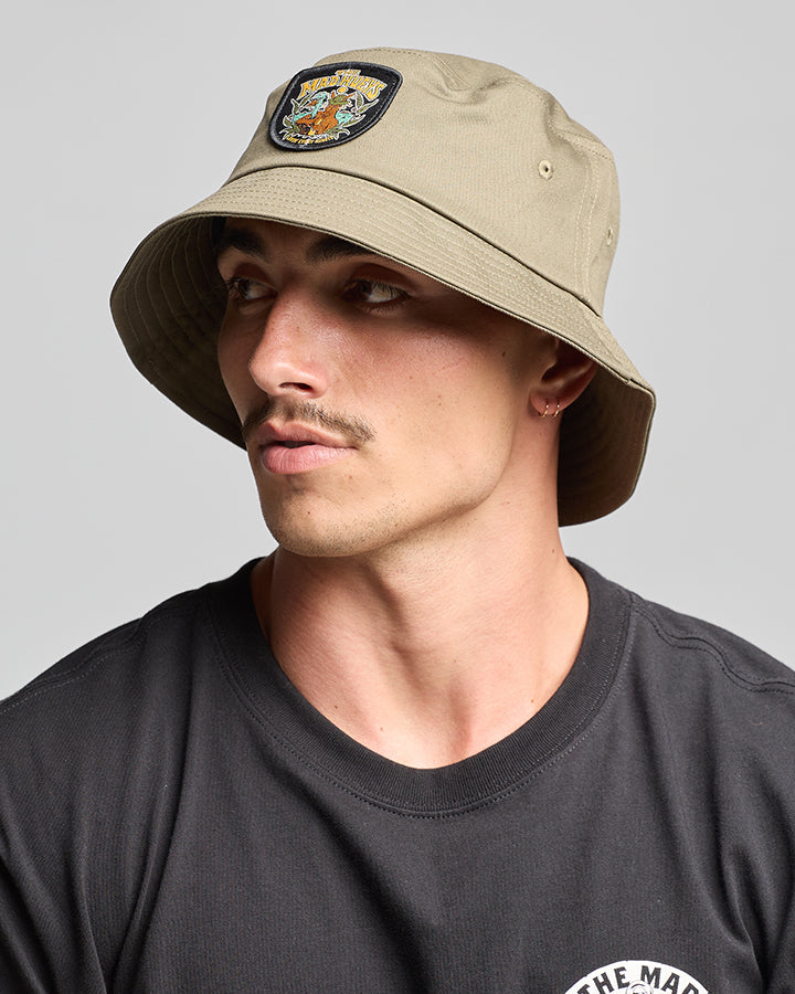 THE MAD HUEYS Lovin Every Minute Bucket Hat - Olive