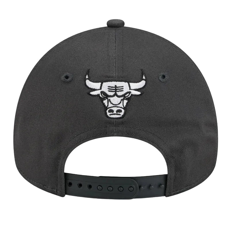 NEW ERA Chicago Bulls Oversize Tilt 9FORTY A-Frame Snapback Cap - Grey