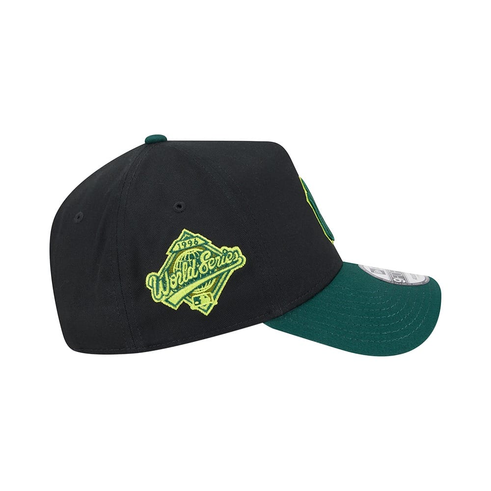 NEW ERA New York Yankees Field Green 2-Tone 9FORTY A-Frame Snapback Cap - Black/Dark Green