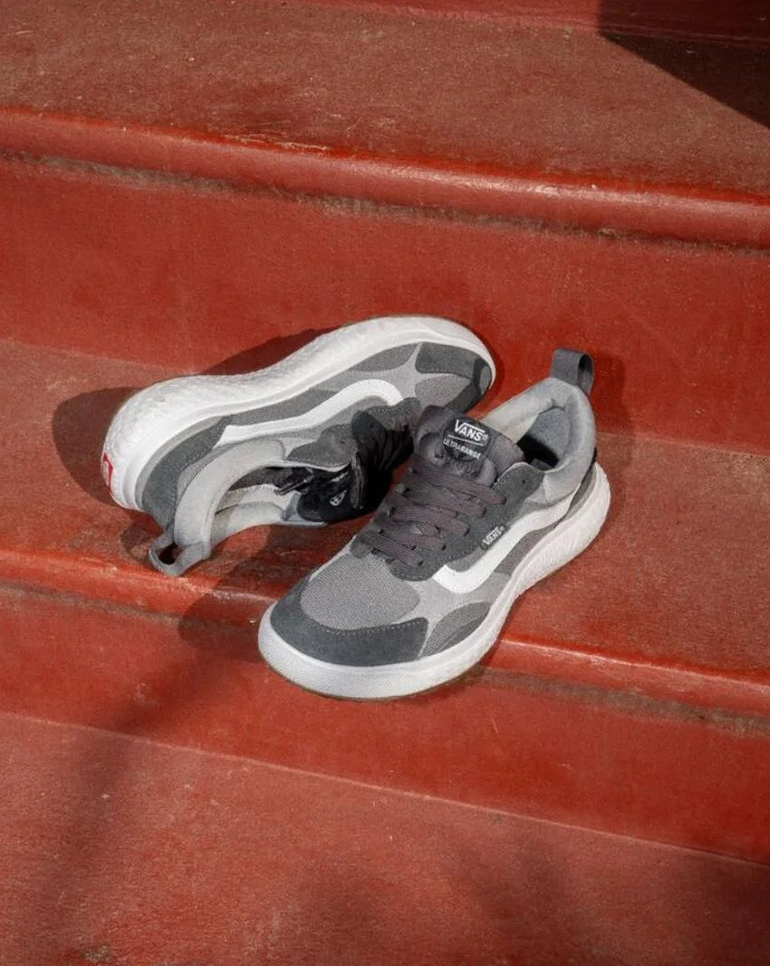 VANS Ultrarange Neo Vr3 Shoe - Asphalt/White