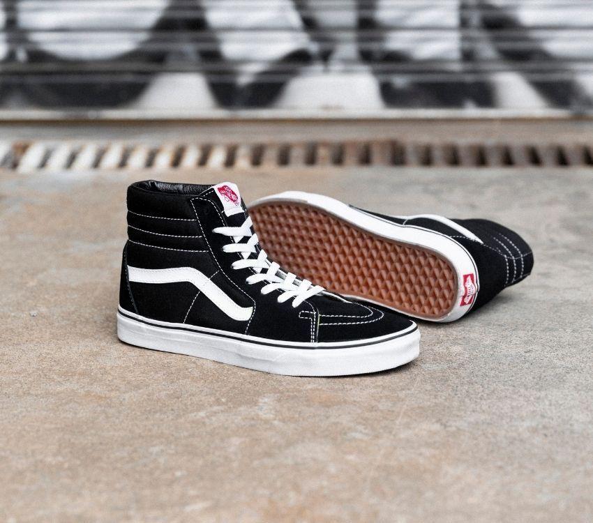 VANS SK8 Hi Shoe - Black/White - VENUE.
