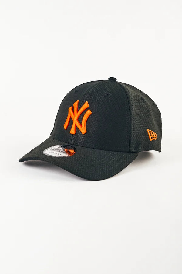 NEW ERA New York Yankees 9FORTY Strapback Cap - Hex Black/Orange