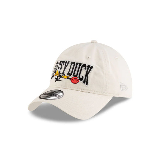 NEW ERA Daffy Duck Wb Washed 9TWENTY Strapback Cap - Cream