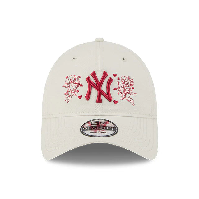 NEW ERA New York Yankees Valentines 9TWENTY Strapback Cap - Stone/Scarlet