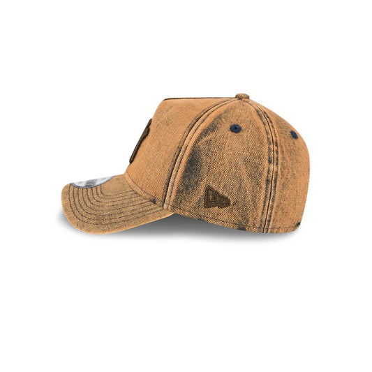 NEW ERA New York Yankees Mud Denim Overwash 9FORTY A-Frame Snapback Cap - Brown Denim/Brown Denim UV