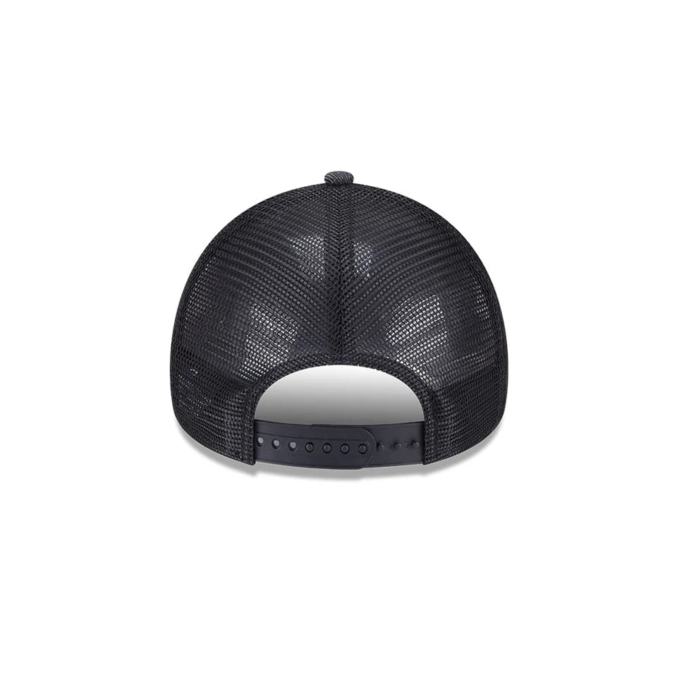 NEW ERA Chicago Bulls 9FORTY A-Frame Snapback Trucker Cap - Washed Denim Black