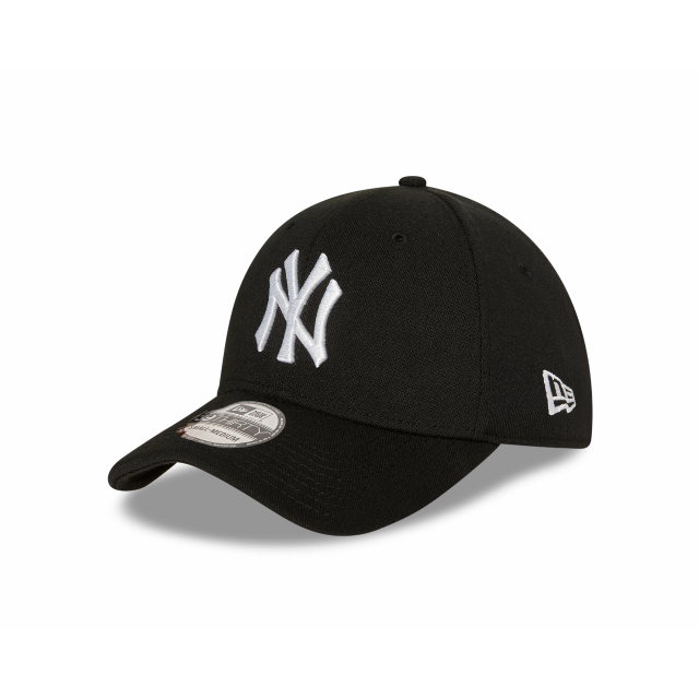 NEW ERA New York Yankees 3930 Stretch Fit Cap - Black/White - VENUE.