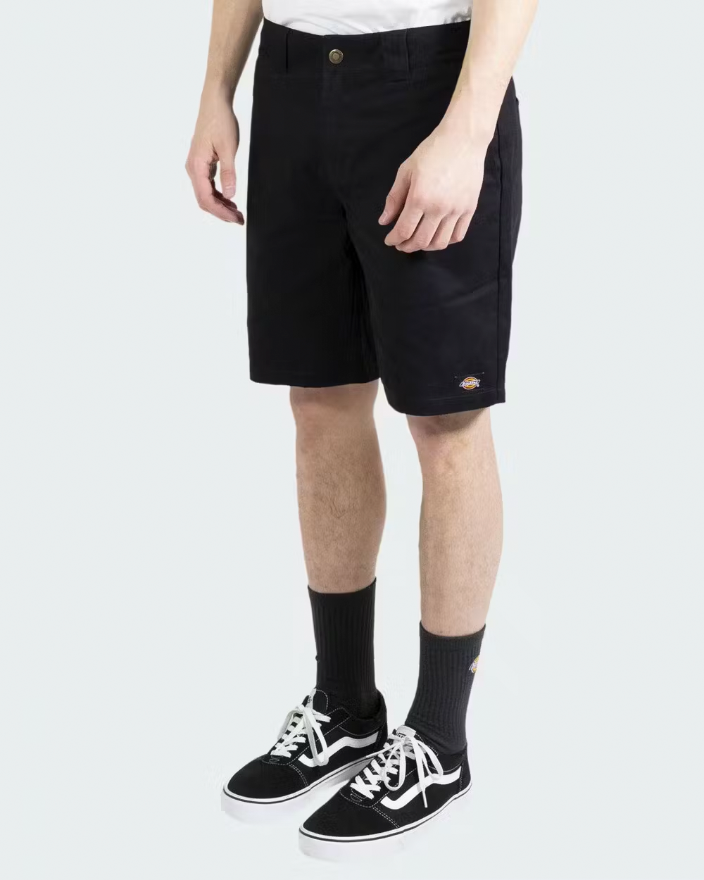 DICKIES C182 GD Regular Fit Shorts - Black - VENUE.