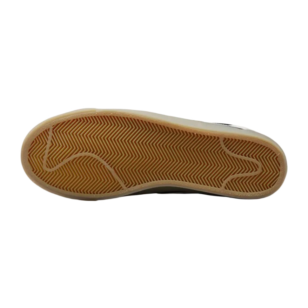 NIKE SB Zoom Blazer Low Pro GT Shoe - Black/White/Gum