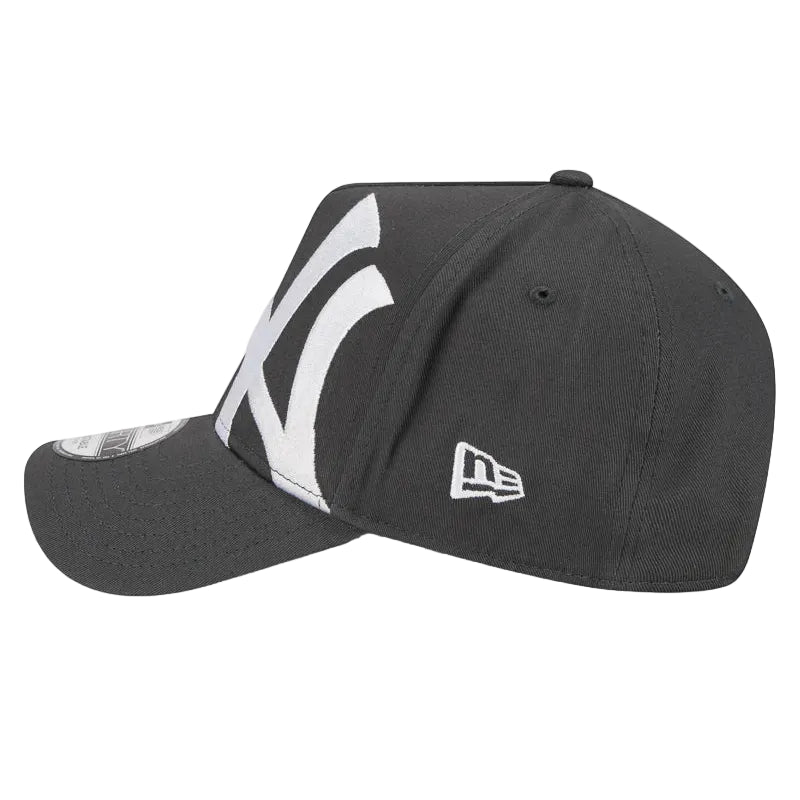NEW ERA New York Yankees Oversize Tilt 9FORTY A-Frame Snapback Cap - Grey
