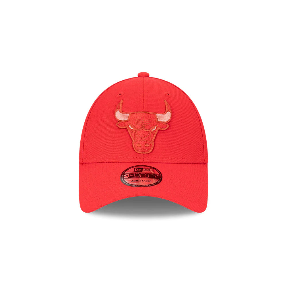 NEW ERA Chicago Bulls Mono 9FORTY Snapback Cap - Front Door Red