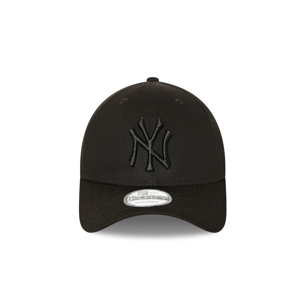 NEW ERA New York Yankees 9FORTY Strapback Cap - Black/Black