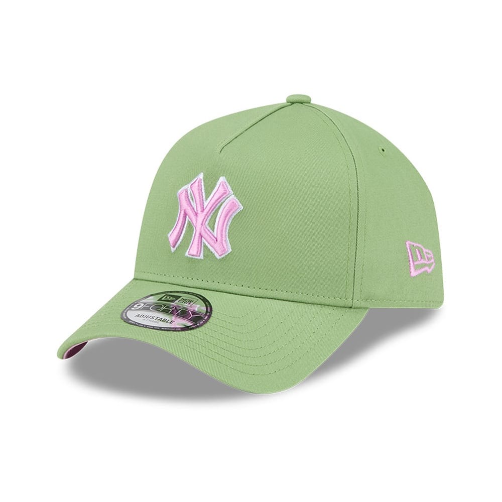 NEW ERA New York Yankees Strawberry Matcha 9FORTY A-Frame Snapback Cap - Matcha Green