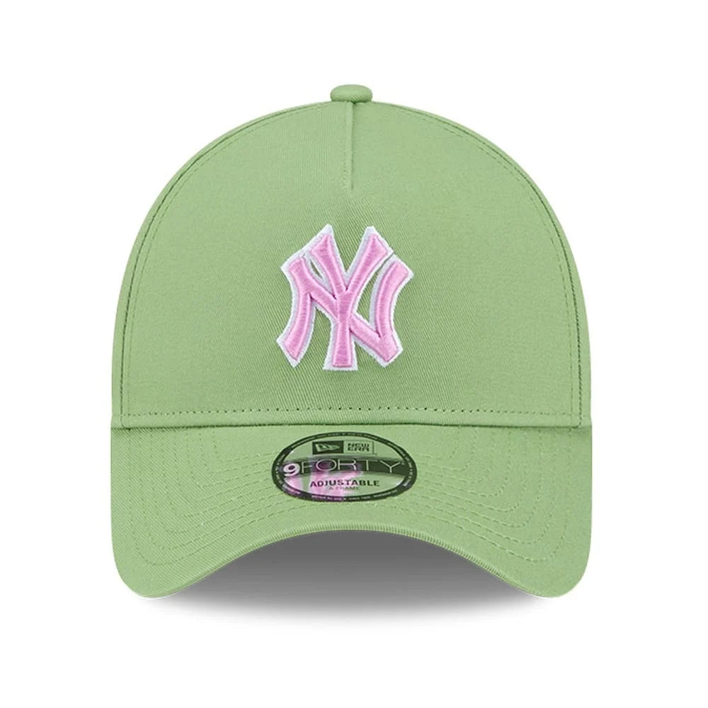 NEW ERA New York Yankees Strawberry Matcha 9FORTY A-Frame Snapback Cap - Matcha Green
