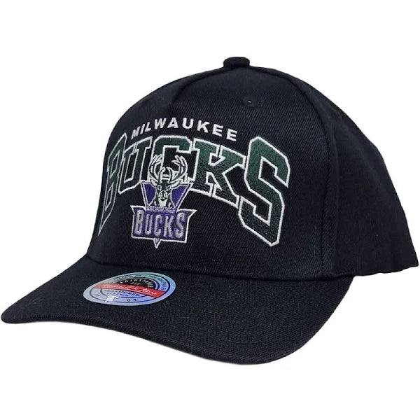 MITCHELL & NESS Milwaukee Bucks Horizon Pinch Front Snapback Cap - Black/Team